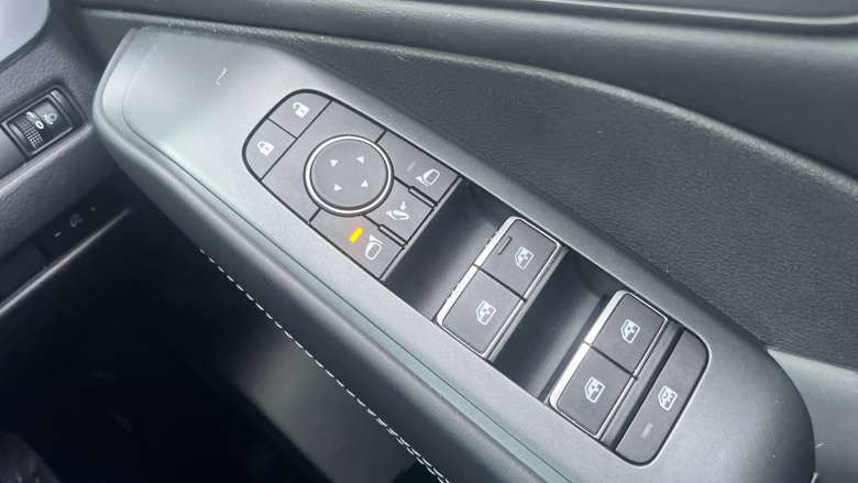 Nissan Qashqai 1.3 DiG-T MH N-Connecta 5dr Petrol Hatchback